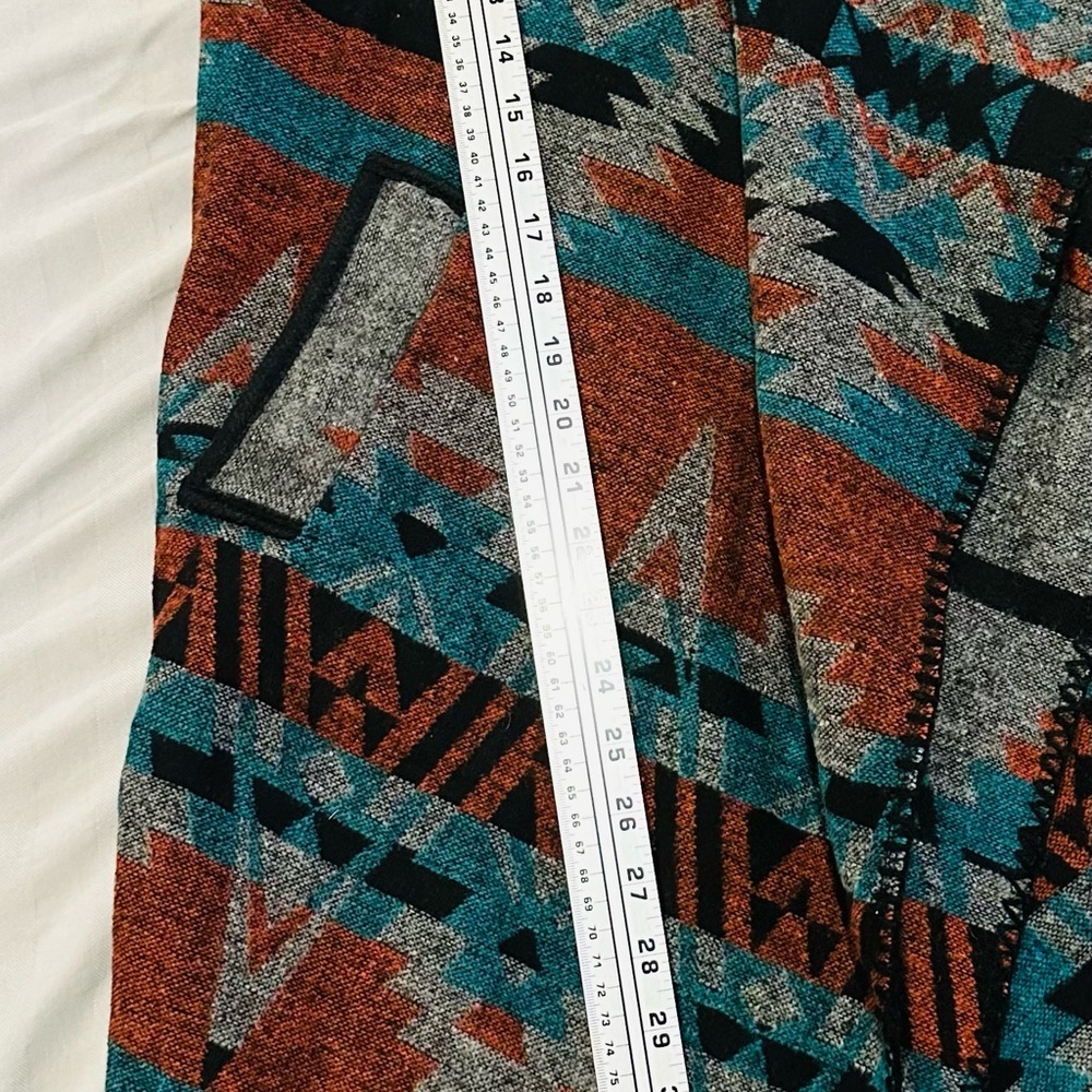 Aztec Patterned Front Pocket Collar Vest - image 4